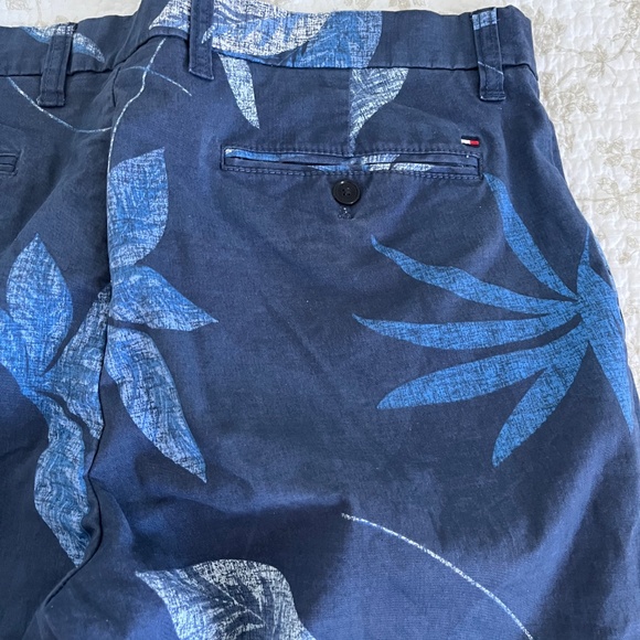 Tommy Hilfiger Floral Pants - NWOT - Picture 5 of 5